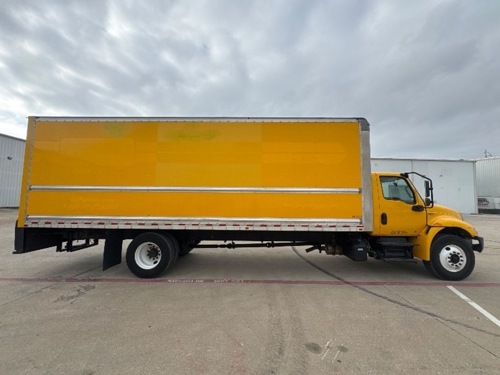 Medium Duty Box Truck-Light and Medium Duty Trucks-International-2021-MV607-Denton-TX-195,889\n\t\tmiles-$ 42,750 - Image 15