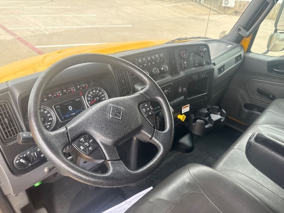 Medium Duty Box Truck-Light and Medium Duty Trucks-International-2021-MV607-Denton-TX-195,889\n\t\tmiles-$ 42,750 - Image 17