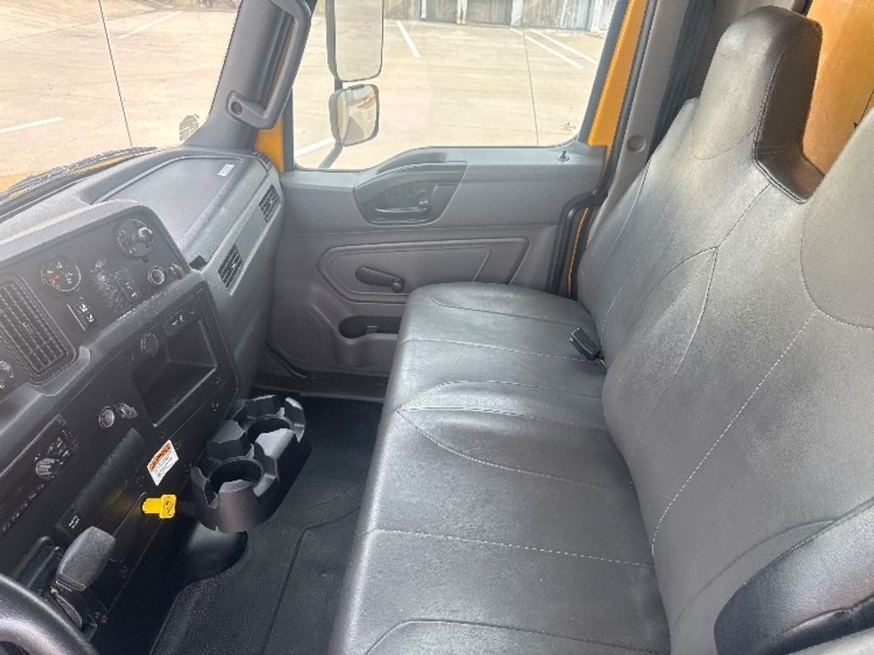 Medium Duty Box Truck-Light and Medium Duty Trucks-International-2021-MV607-Denton-TX-195,889\n\t\tmiles-$ 42,750 - Image 19