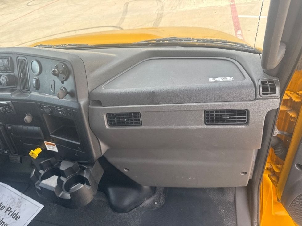 Medium Duty Box Truck-Light and Medium Duty Trucks-International-2021-MV607-Denton-TX-195,889\n\t\tmiles-$ 42,750 - Image 21