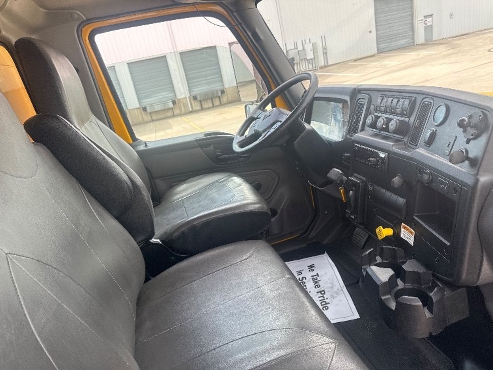 Medium Duty Box Truck-Light and Medium Duty Trucks-International-2021-MV607-Denton-TX-195,889\n\t\tmiles-$ 42,750 - Image 22