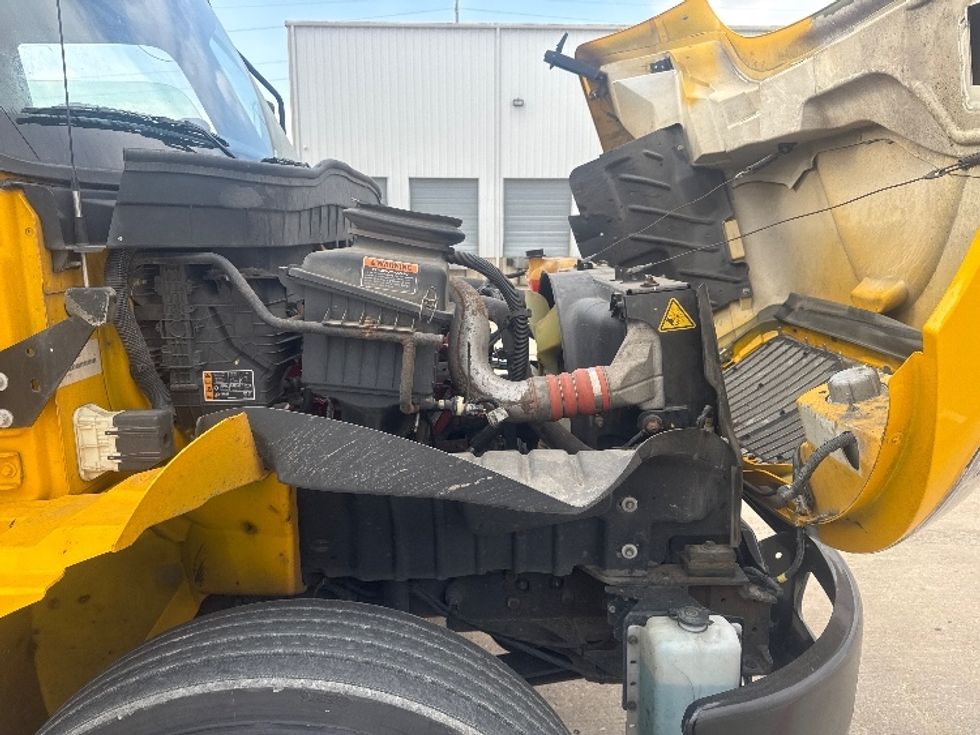 Medium Duty Box Truck-Light and Medium Duty Trucks-International-2021-MV607-Denton-TX-195,889\n\t\tmiles-$ 42,750 - Image 23