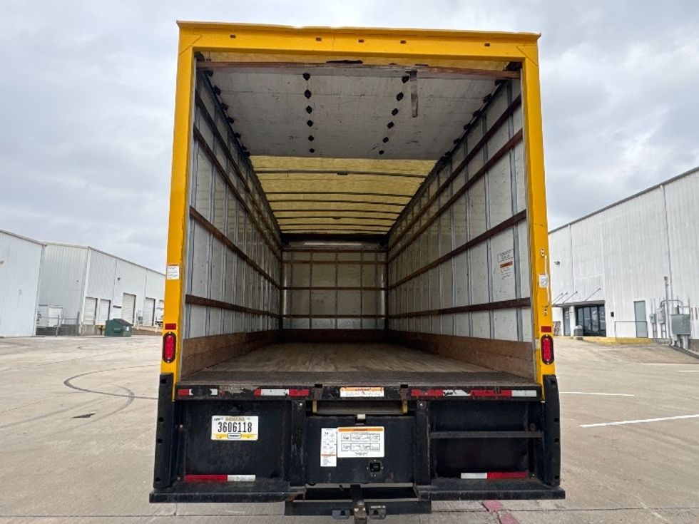 Medium Duty Box Truck-Light and Medium Duty Trucks-International-2021-MV607-Denton-TX-195,889\n\t\tmiles-$ 42,750 - Image 8