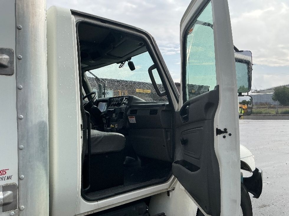 Medium Duty Box Truck-Light and Medium Duty Trucks-International-2021-MV607-Denver-CO-173,336\n\t\tmiles-$ 59,250 - Image 20