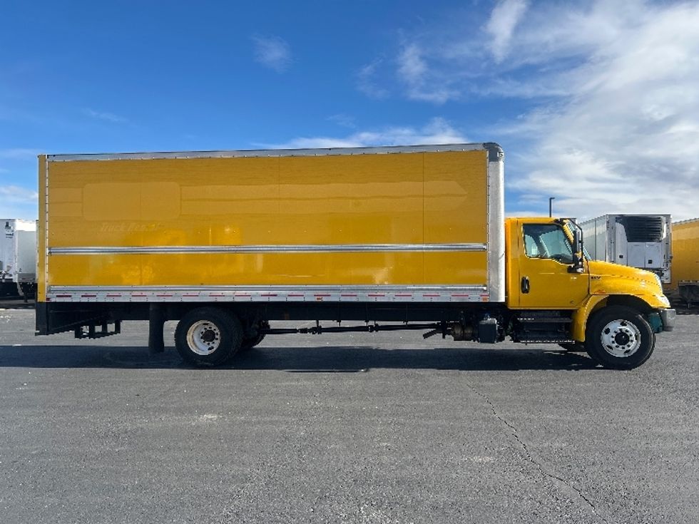 Medium Duty Box Truck-Light and Medium Duty Trucks-International-2021-MV607-Denver-CO-201,289\n\t\tmiles-$ 42,000 - Image 14