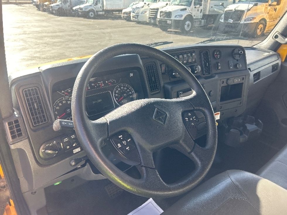 Medium Duty Box Truck-Light and Medium Duty Trucks-International-2021-MV607-Denver-CO-201,289\n\t\tmiles-$ 42,000 - Image 16
