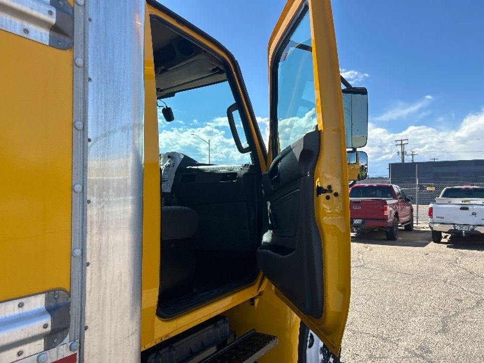 Medium Duty Box Truck-Light and Medium Duty Trucks-International-2021-MV607-Denver-CO-204,209\n\t\tmiles-$ 32,250 - Image 19