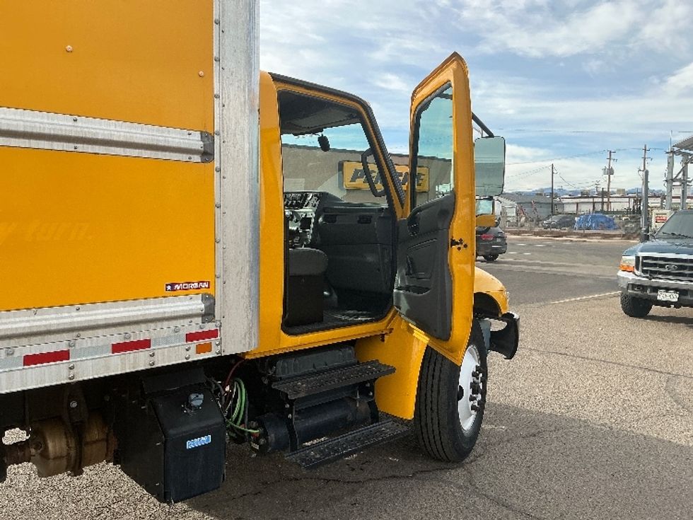 Medium Duty Box Truck-Light and Medium Duty Trucks-International-2021-MV607-Denver-CO-213,145\n\t\tmiles-$ 36,250 - Image 16