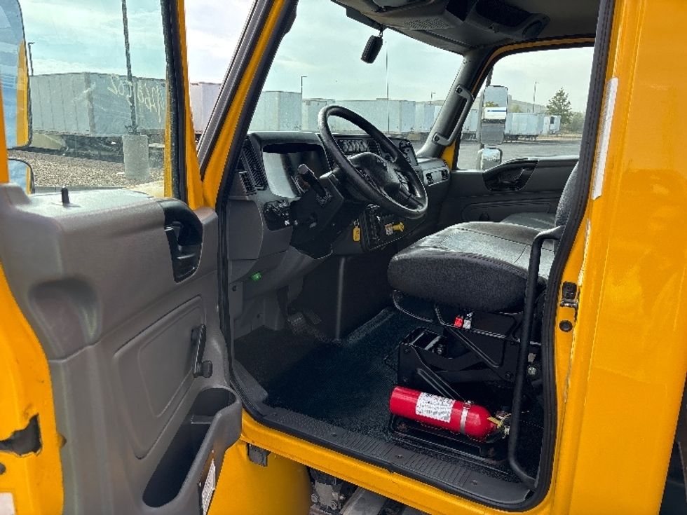 Medium Duty Box Truck-Light and Medium Duty Trucks-International-2021-MV607-Denver-CO-230,990\n\t\tmiles-$ 39,750 - Image 16