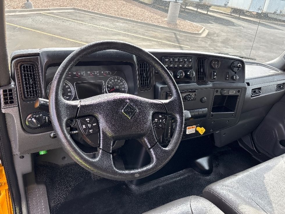 Medium Duty Box Truck-Light and Medium Duty Trucks-International-2021-MV607-Denver-CO-230,990\n\t\tmiles-$ 39,750 - Image 18