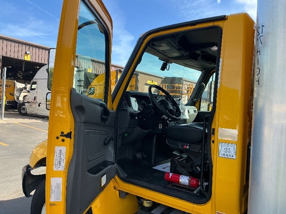 Medium Duty Box Truck-Light and Medium Duty Trucks-International-2021-MV607-Denver-CO-268,561\n\t\tmiles-$ 33,250 - Image 16