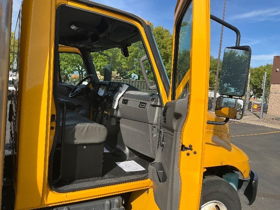 Medium Duty Box Truck-Light and Medium Duty Trucks-International-2021-MV607-Denver-CO-268,561\n\t\tmiles-$ 33,250 - Image 20