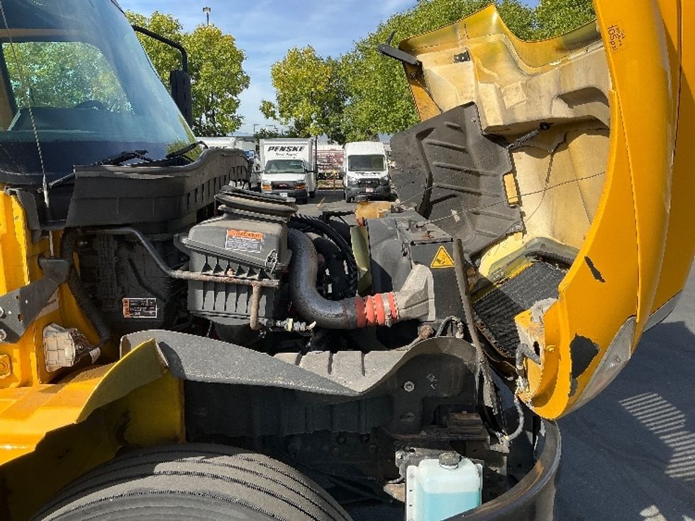 Medium Duty Box Truck-Light and Medium Duty Trucks-International-2021-MV607-Denver-CO-268,561\n\t\tmiles-$ 33,250 - Image 23
