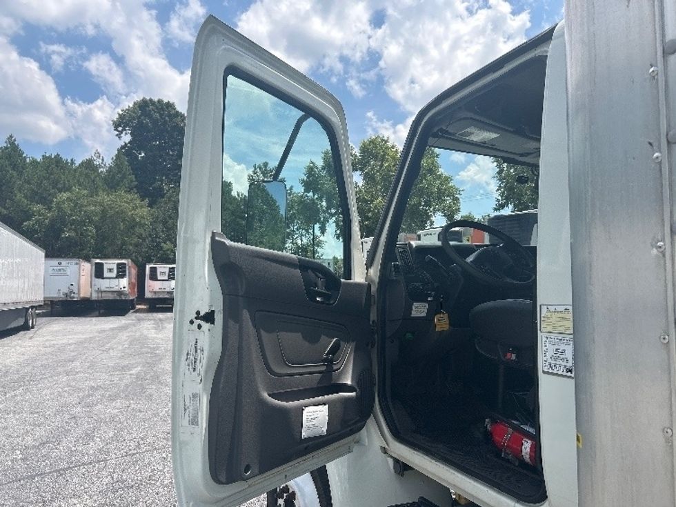 Medium Duty Box Truck-Light and Medium Duty Trucks-International-2021-MV607-Duluth-GA-221,745\n\t\tmiles-$ 52,750 - Image 16