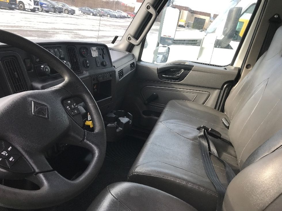 Medium Duty Box Truck-Light and Medium Duty Trucks-International-2021-MV607-Duncansville-PA-197,954\n\t\tmiles-$ 58,500 - Image 13
