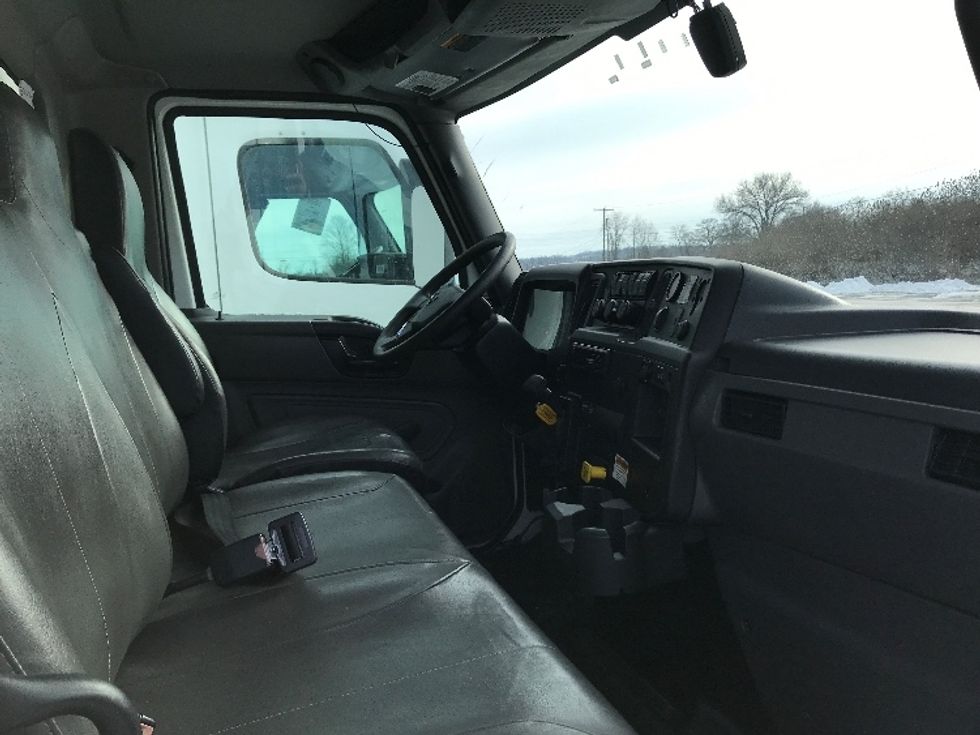Medium Duty Box Truck-Light and Medium Duty Trucks-International-2021-MV607-Duncansville-PA-197,954\n\t\tmiles-$ 58,500 - Image 16