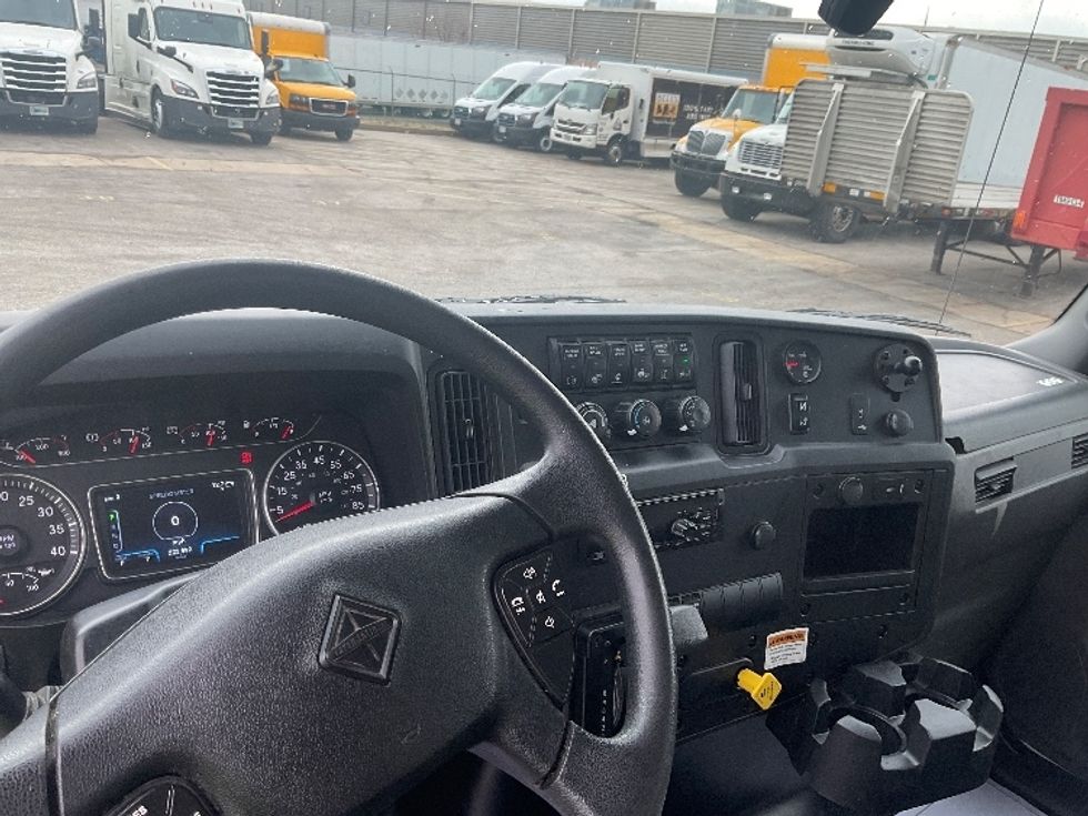 Medium Duty Box Truck-Light and Medium Duty Trucks-International-2021-MV607-Earth City-MO-223,857\n\t\tmiles-$ 46,750 - Image 18