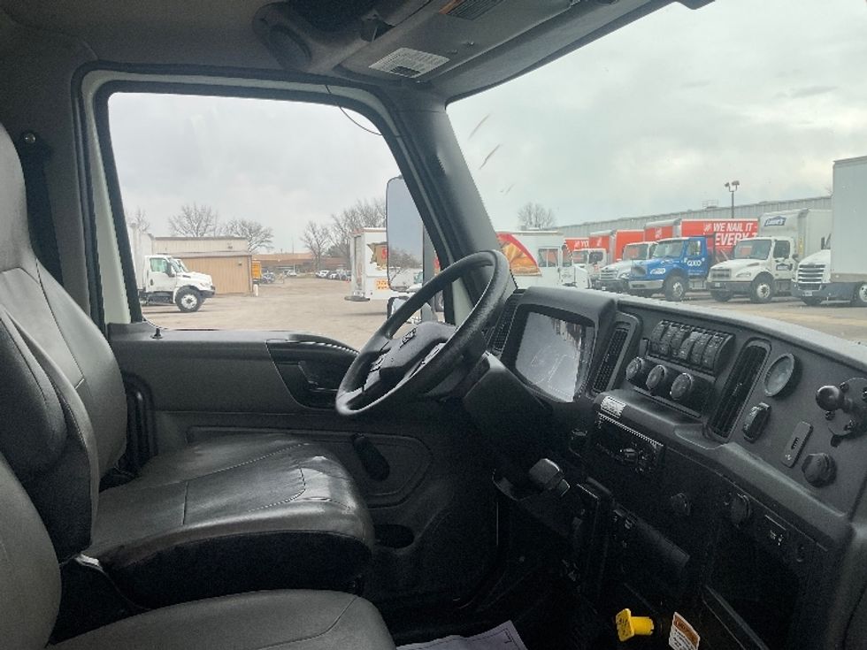 Medium Duty Box Truck-Light and Medium Duty Trucks-International-2021-MV607-Earth City-MO-223,857\n\t\tmiles-$ 46,750 - Image 22