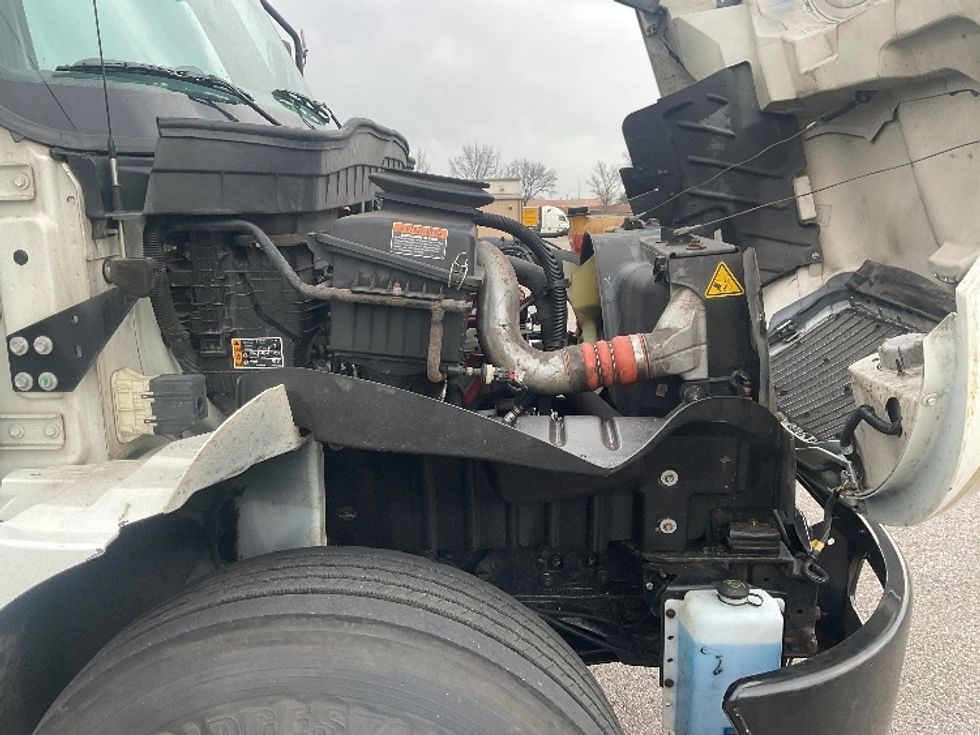 Medium Duty Box Truck-Light and Medium Duty Trucks-International-2021-MV607-Earth City-MO-223,857\n\t\tmiles-$ 46,750 - Image 23