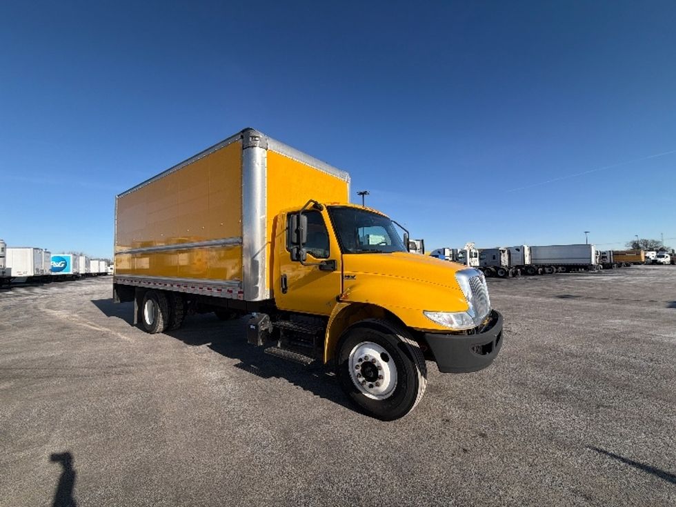Medium Duty Box Truck-Light and Medium Duty Trucks-International-2021-MV607-East Chicago-IN-156,153\n\t\tmiles-$ 41,250 - Image 1