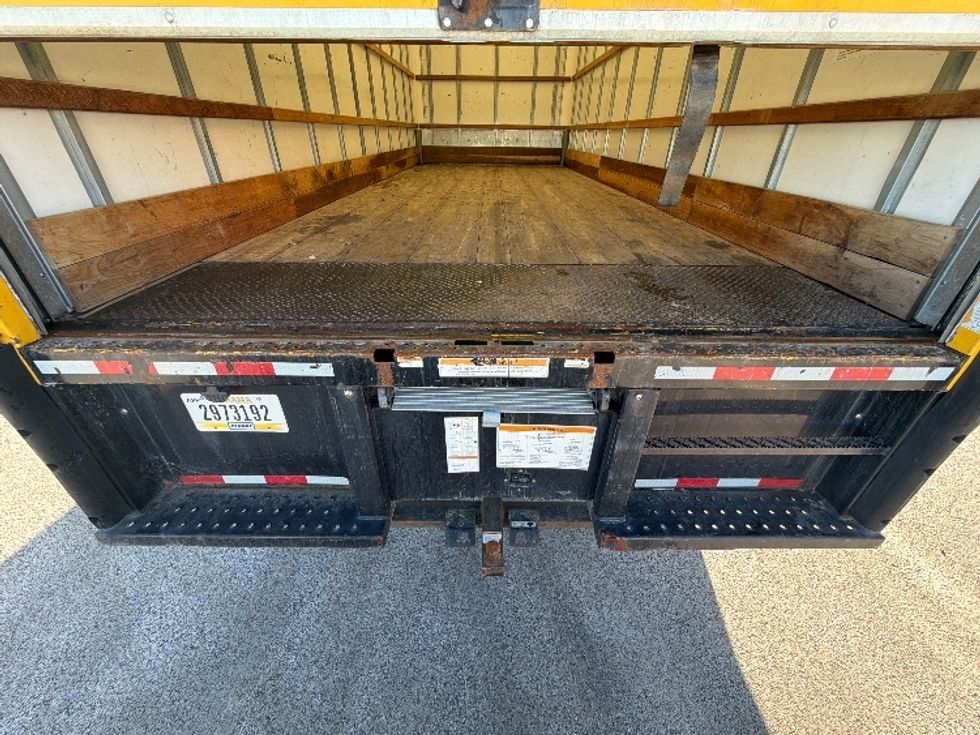 Medium Duty Box Truck-Light and Medium Duty Trucks-International-2021-MV607-East Chicago-IN-156,153\n\t\tmiles-$ 41,250 - Image 10
