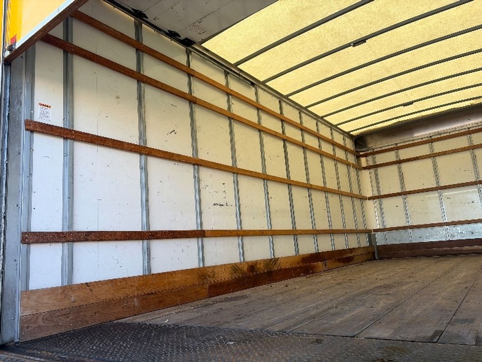 Medium Duty Box Truck-Light and Medium Duty Trucks-International-2021-MV607-East Chicago-IN-156,153\n\t\tmiles-$ 41,250 - Image 11