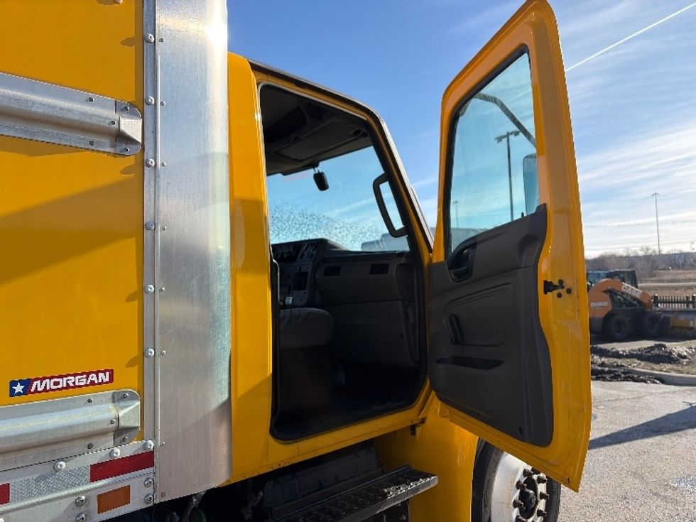 Medium Duty Box Truck-Light and Medium Duty Trucks-International-2021-MV607-East Chicago-IN-156,153\n\t\tmiles-$ 41,250 - Image 20