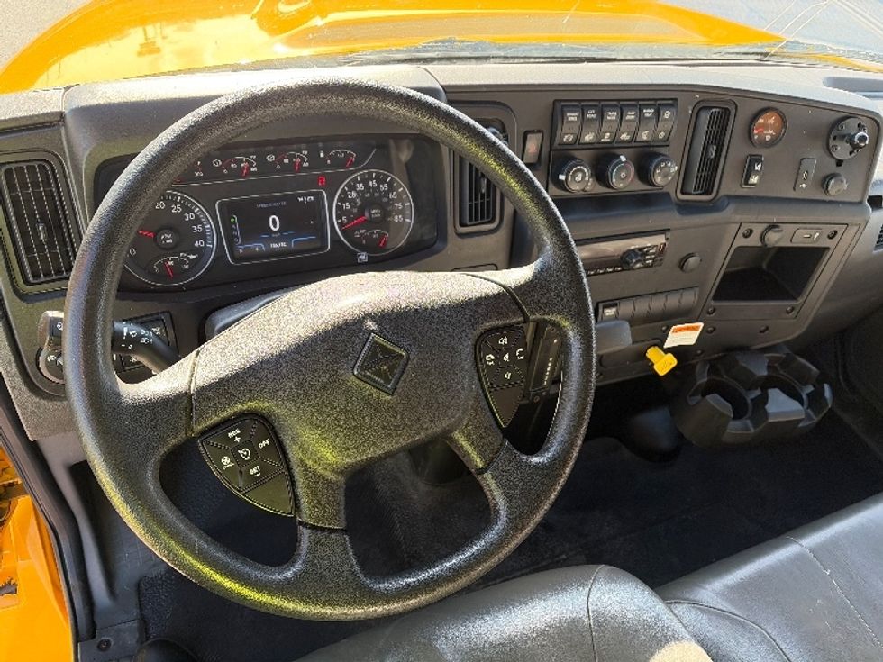 Medium Duty Box Truck-Light and Medium Duty Trucks-International-2021-MV607-East Chicago-IN-156,153\n\t\tmiles-$ 41,250 - Image 17