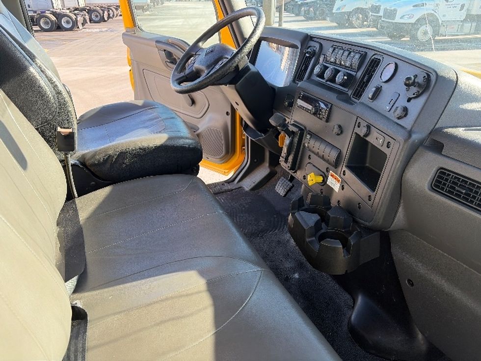 Medium Duty Box Truck-Light and Medium Duty Trucks-International-2021-MV607-East Chicago-IN-156,153\n\t\tmiles-$ 41,250 - Image 22