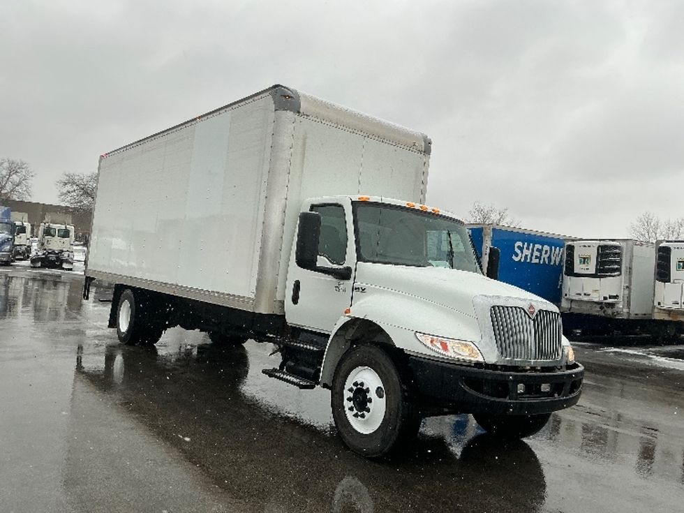 Medium Duty Box Truck-Light and Medium Duty Trucks-International-2021-MV607-East Chicago-IN-237,795\n\t\tmiles-$ 38,250 - Image 1