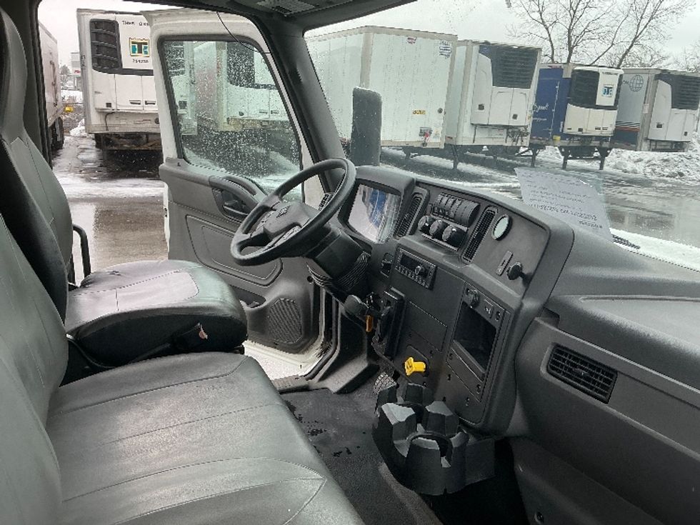 Medium Duty Box Truck-Light and Medium Duty Trucks-International-2021-MV607-East Chicago-IN-237,795\n\t\tmiles-$ 38,250 - Image 21