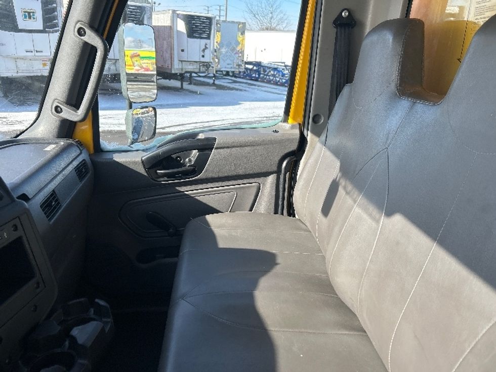 Medium Duty Box Truck-Light and Medium Duty Trucks-International-2021-MV607-East Chicago-IN-244,158\n\t\tmiles-$ 32,250 - Image 18