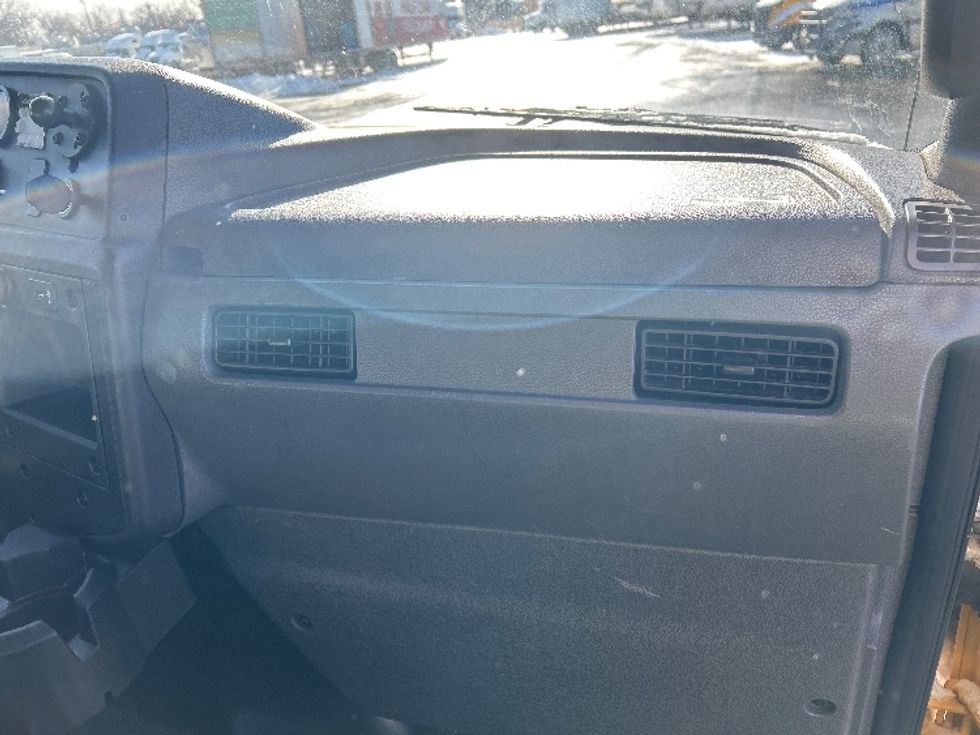 Medium Duty Box Truck-Light and Medium Duty Trucks-International-2021-MV607-East Chicago-IN-244,158\n\t\tmiles-$ 32,250 - Image 20