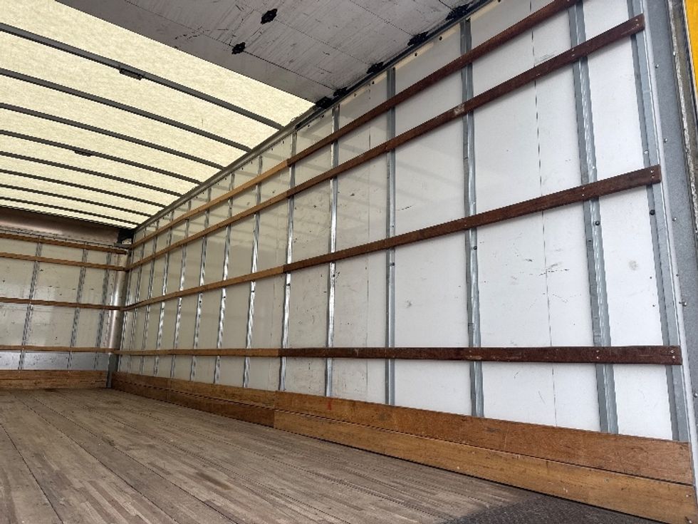 Medium Duty Box Truck-Light and Medium Duty Trucks-International-2021-MV607-Eden-MD-223,469\n\t\tmiles-$ 32,000 - Image 12