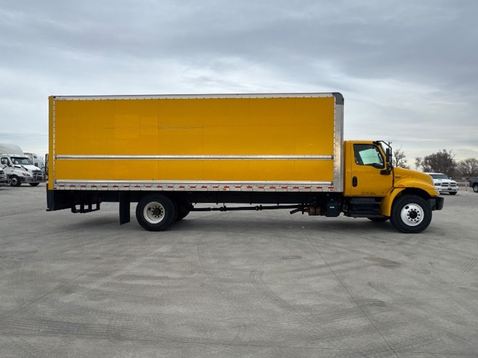 Medium Duty Box Truck-Light and Medium Duty Trucks-International-2021-MV607-Eden-MD-223,469\n\t\tmiles-$ 32,000 - Image 15