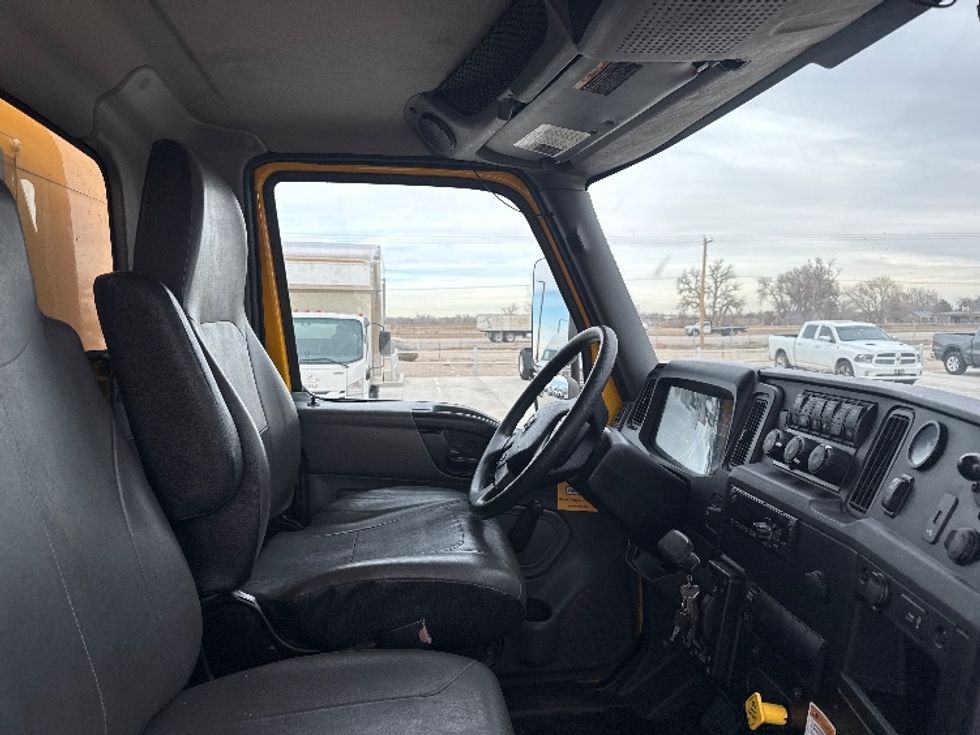 Medium Duty Box Truck-Light and Medium Duty Trucks-International-2021-MV607-Eden-MD-223,469\n\t\tmiles-$ 32,000 - Image 22