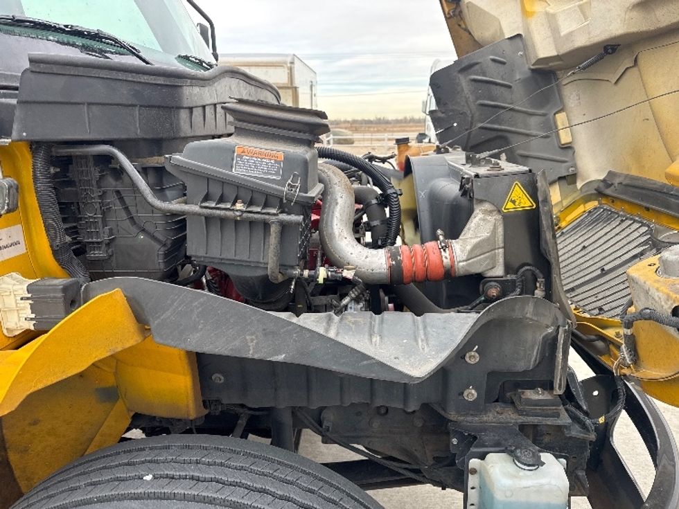 Medium Duty Box Truck-Light and Medium Duty Trucks-International-2021-MV607-Eden-MD-223,469\n\t\tmiles-$ 32,000 - Image 23