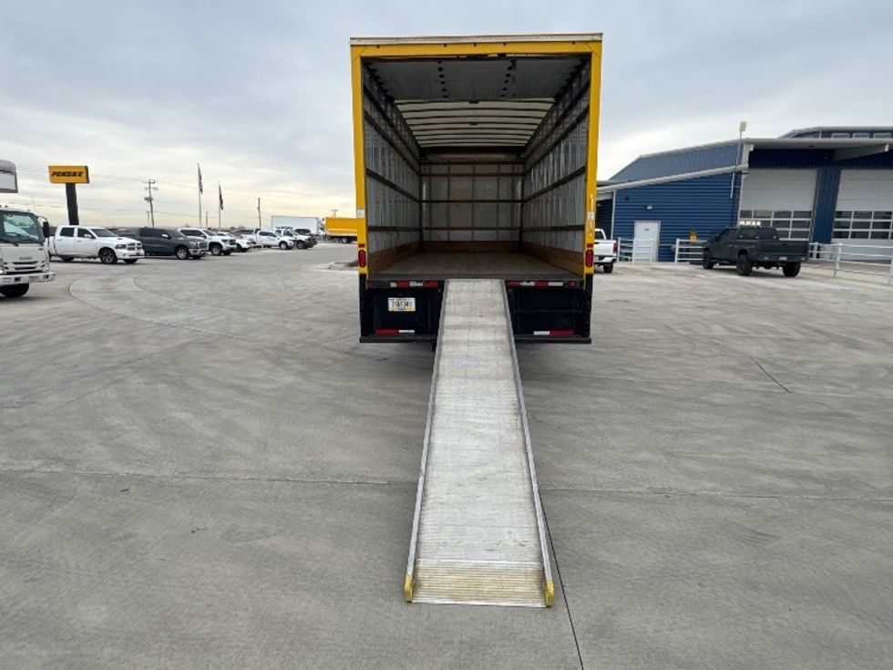 Medium Duty Box Truck-Light and Medium Duty Trucks-International-2021-MV607-Eden-MD-223,469\n\t\tmiles-$ 32,000 - Image 9