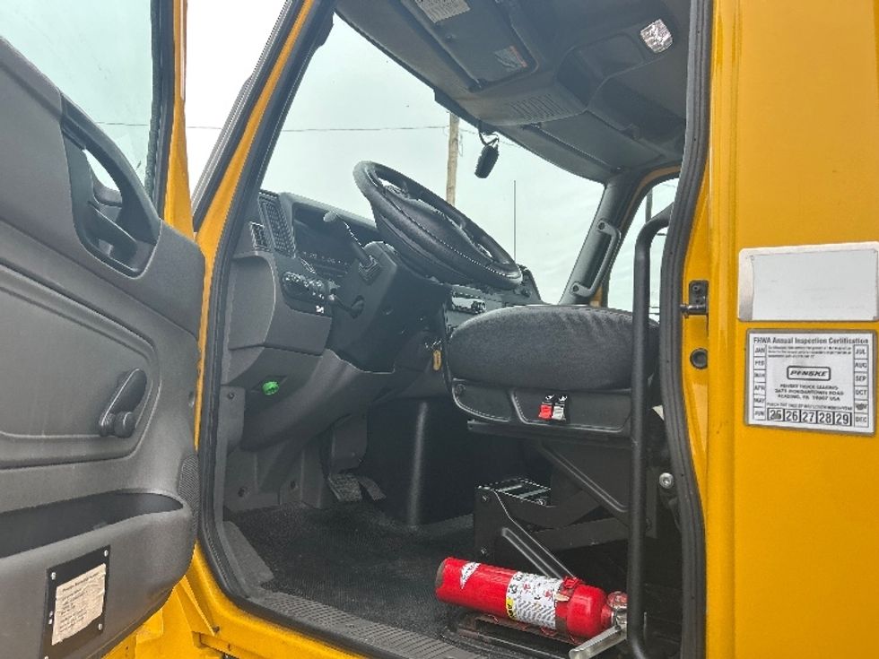 Medium Duty Box Truck-Light and Medium Duty Trucks-International-2021-MV607-El Paso-TX-146,484\n\t\tmiles-$ 43,750 - Image 16