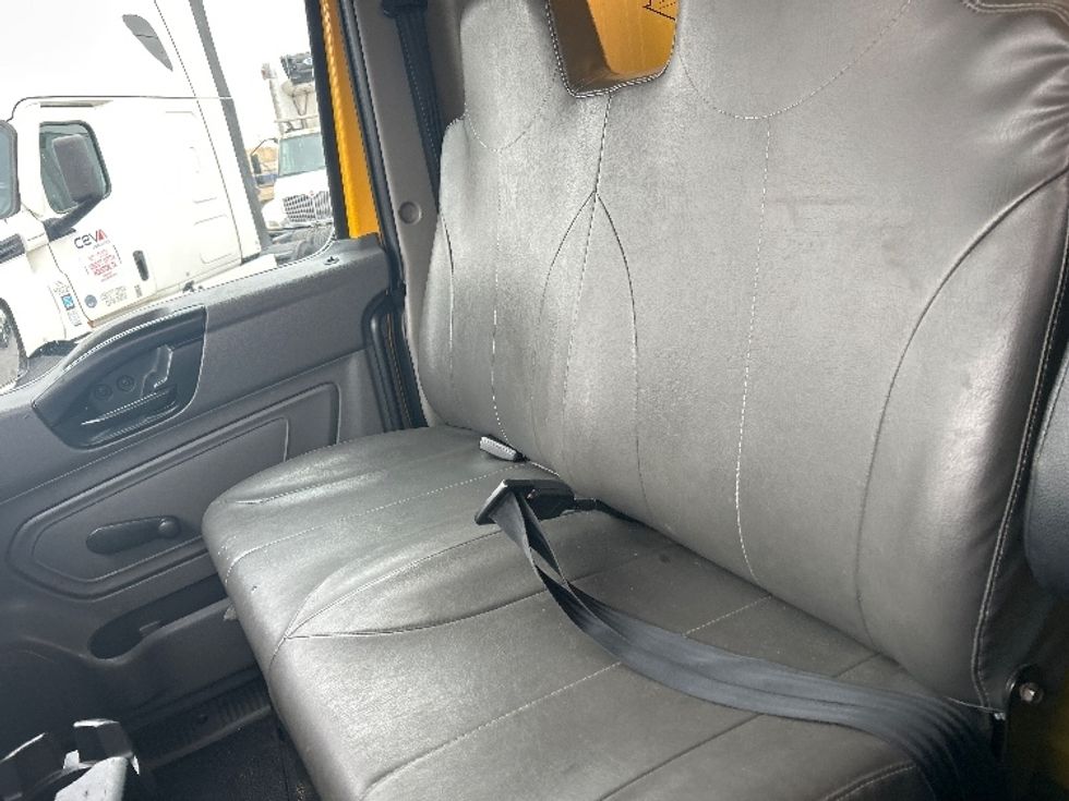 Medium Duty Box Truck-Light and Medium Duty Trucks-International-2021-MV607-El Paso-TX-146,484\n\t\tmiles-$ 43,750 - Image 19