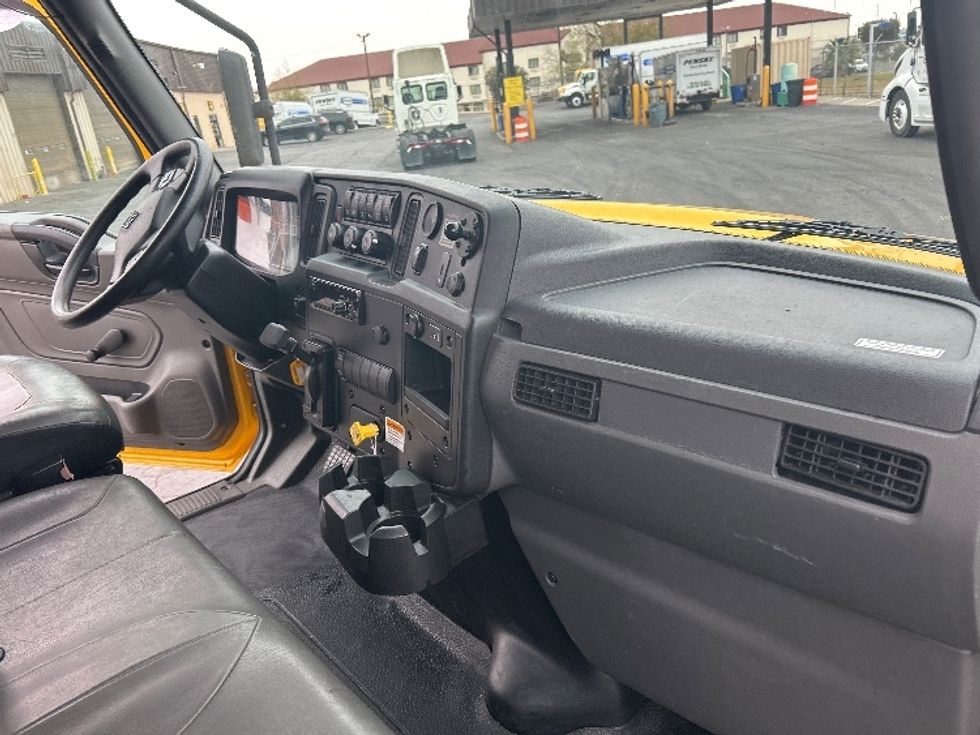 Medium Duty Box Truck-Light and Medium Duty Trucks-International-2021-MV607-El Paso-TX-146,484\n\t\tmiles-$ 43,750 - Image 22