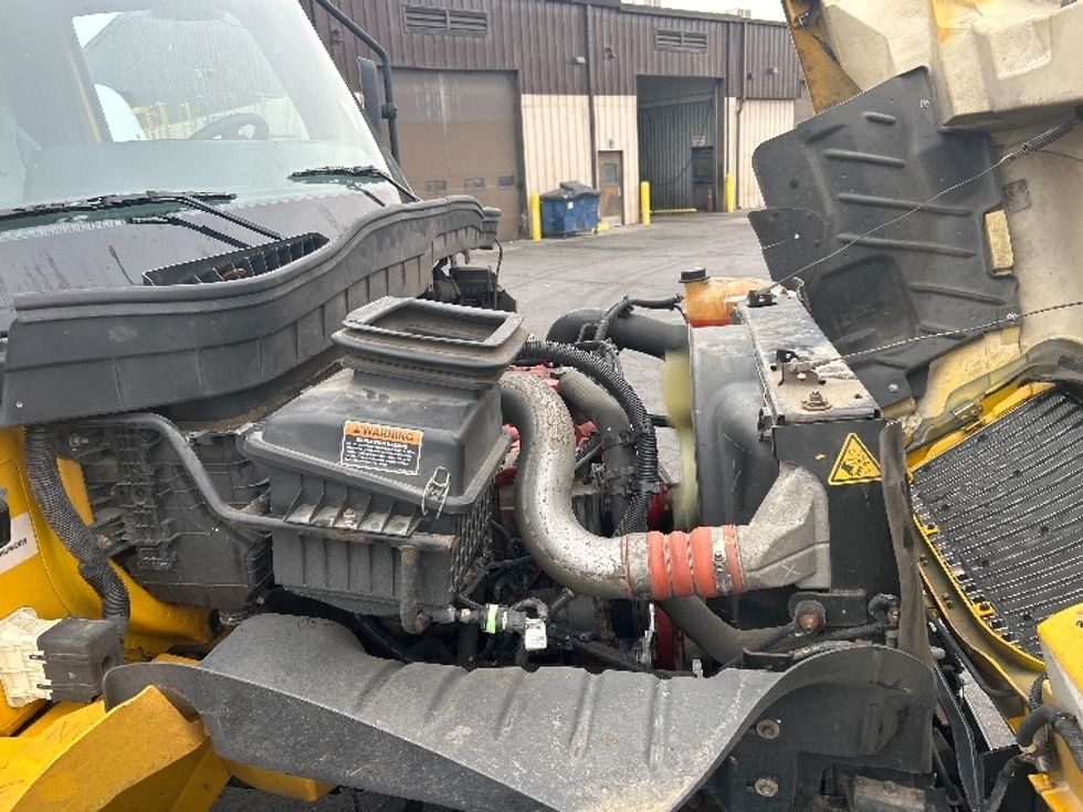 Medium Duty Box Truck-Light and Medium Duty Trucks-International-2021-MV607-El Paso-TX-146,484\n\t\tmiles-$ 43,750 - Image 23