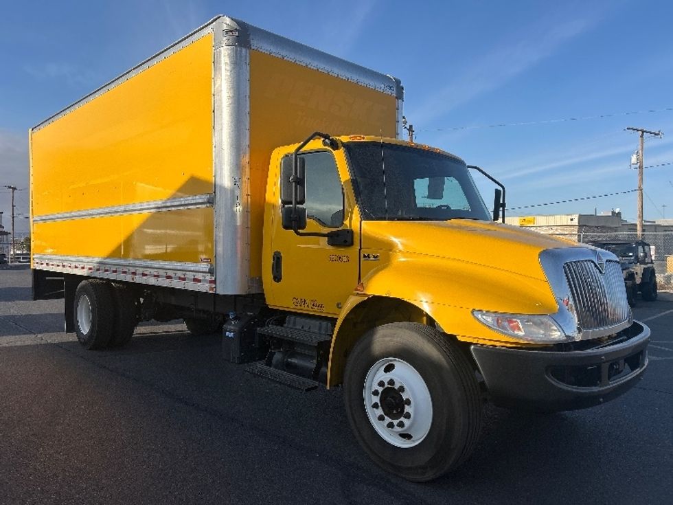 Medium Duty Box Truck-Light and Medium Duty Trucks-International-2021-MV607-El Paso-TX-158,398\n\t\tmiles-$ 42,000 - Image 1