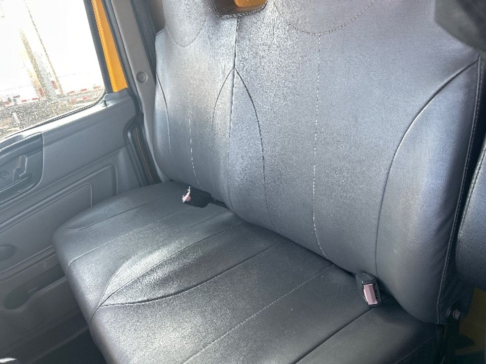 Medium Duty Box Truck-Light and Medium Duty Trucks-International-2021-MV607-El Paso-TX-158,398\n\t\tmiles-$ 42,000 - Image 17