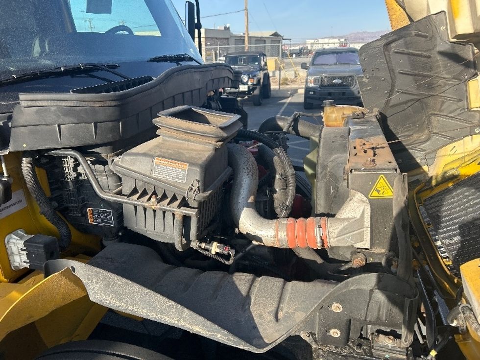 Medium Duty Box Truck-Light and Medium Duty Trucks-International-2021-MV607-El Paso-TX-158,398\n\t\tmiles-$ 42,000 - Image 21