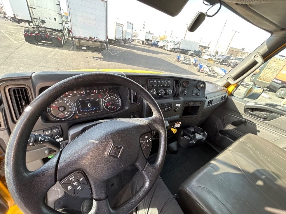 Medium Duty Box Truck-Light and Medium Duty Trucks-International-2021-MV607-El Paso-TX-168,876\n\t\tmiles-$ 46,750 - Image 17
