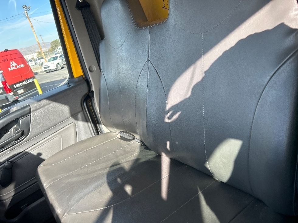 Medium Duty Box Truck-Light and Medium Duty Trucks-International-2021-MV607-El Paso-TX-168,876\n\t\tmiles-$ 46,750 - Image 18