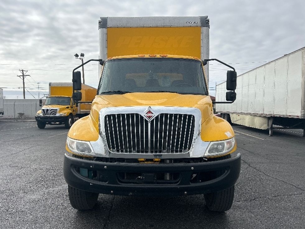Medium Duty Box Truck-Light and Medium Duty Trucks-International-2021-MV607-El Paso-TX-168,876\n\t\tmiles-$ 46,750 - Image 2