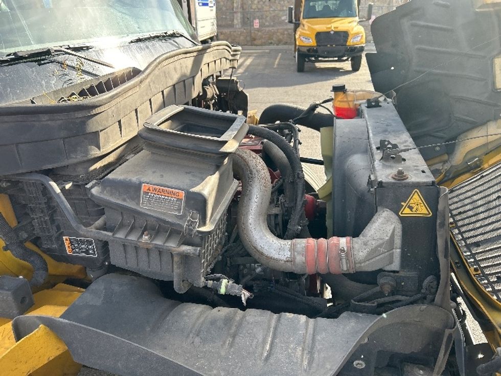 Medium Duty Box Truck-Light and Medium Duty Trucks-International-2021-MV607-El Paso-TX-168,876\n\t\tmiles-$ 46,750 - Image 22