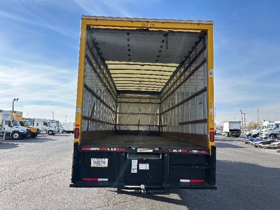 Medium Duty Box Truck-Light and Medium Duty Trucks-International-2021-MV607-El Paso-TX-168,876\n\t\tmiles-$ 46,750 - Image 8